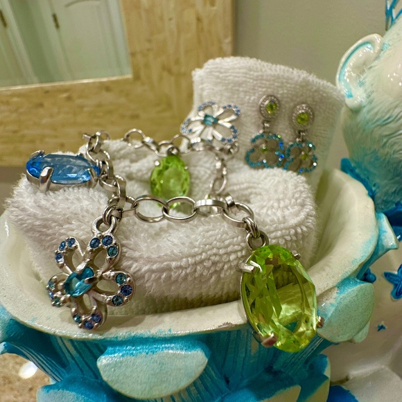 SWAROVSKI COCKTAIL BRACELT & EARRINGS